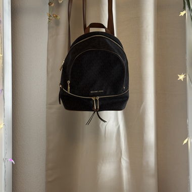 Original Michael Kors Rhea Zip Rucksack braun