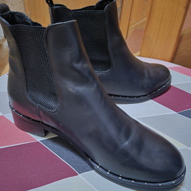 Black Minelli Chelsea boots, size 38