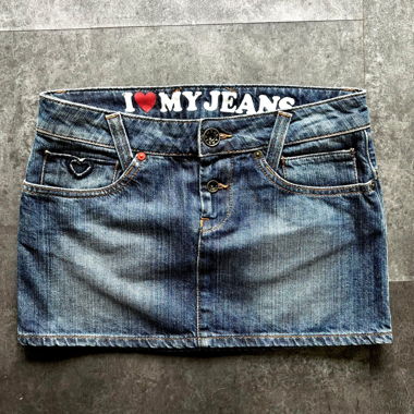 “SHE LOVES HER JEANS” heart DENIM MINI SKIRT