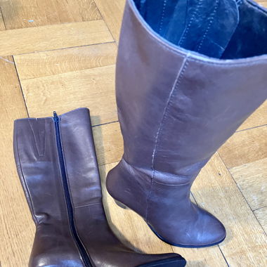 Braune Stiefel neu