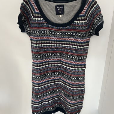 Pepe Jeans Strickkleid mit kurzen Ärmeln M