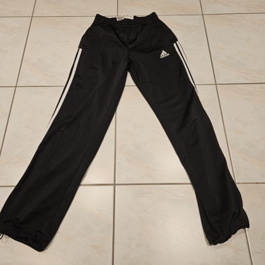 Schwarze Adidas-Sporthose
