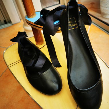 Ballerine nere con nastri di raso taglia 40