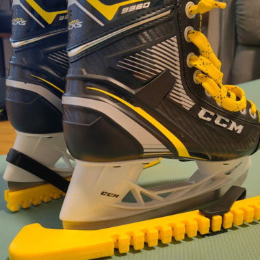 Ausrüstung kaum gebraucht Schlittschuhe