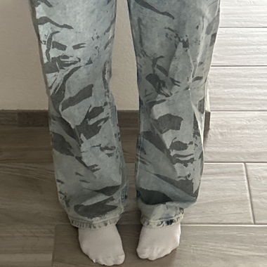 Baggy patterned jeans