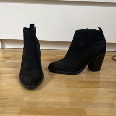Bottines noires à talon