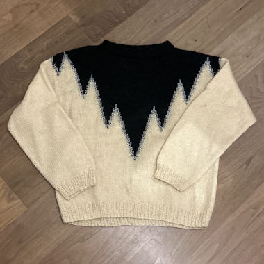 Cremefarbener Strickpullover