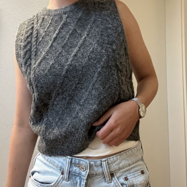 Knit vest