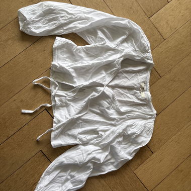 Haut en lin blanc