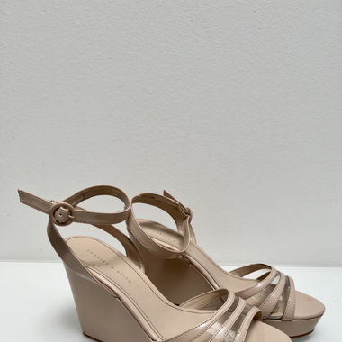 Riemchenschuhe mit Keilabsatz