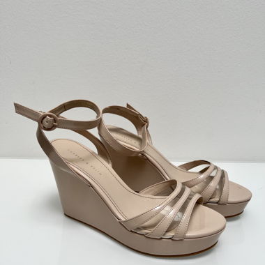 Riemchenschuhe mit Keilabsatz