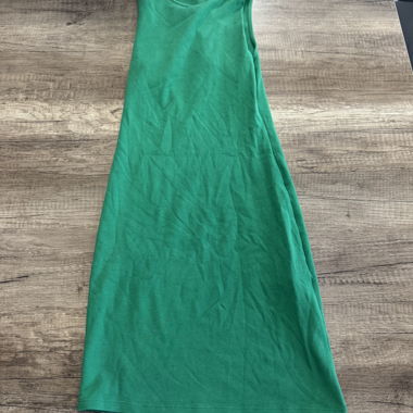 Green sleeveless dress