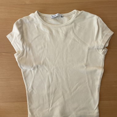 T-shirt crema Bershka