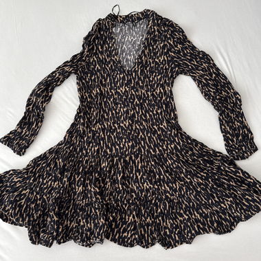 Patterned Dress with Long Sleeves