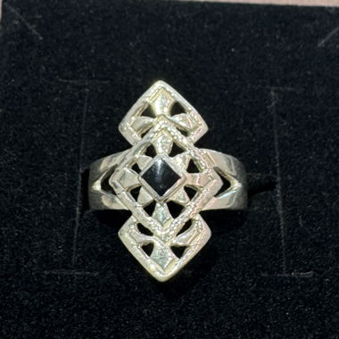 Eleganter Silberring mit  schwarzem Stein