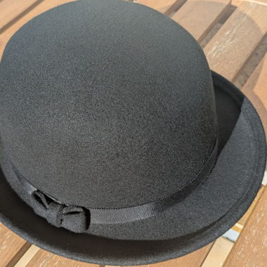 Schwarzer Melonenhut aus Filz EDC