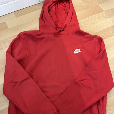 Roter Pullover 