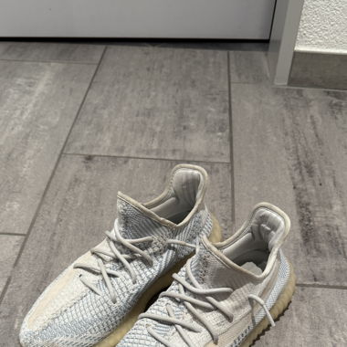 Yeezy Boost 350 V2 Cloud White