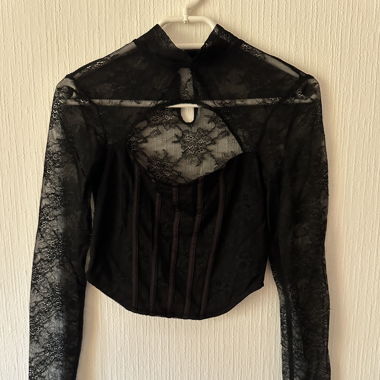 Top dentelle noir inspiration corset (New Yorker)