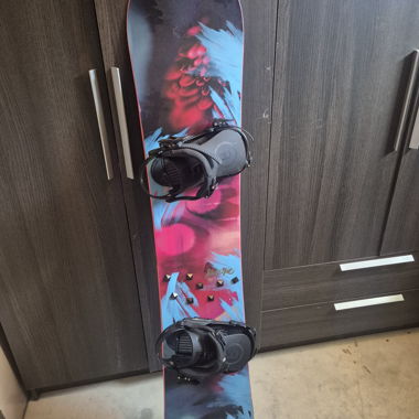 Firefly snowboard with bindings