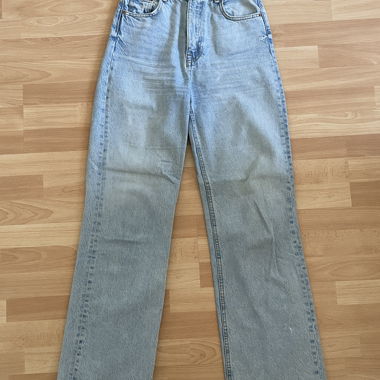 Jeans Zara con gamba ampia
