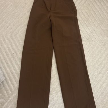 Pantaloni marroni a vita alta