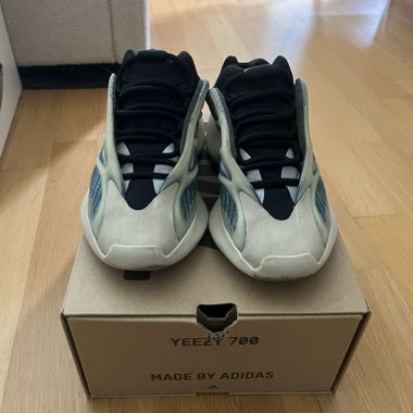 Adidas Yeezy 700 V3 Kyanite