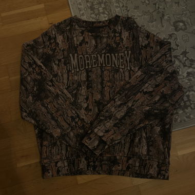 MORE MONEY MORE LOVE Camo Sweatshirt