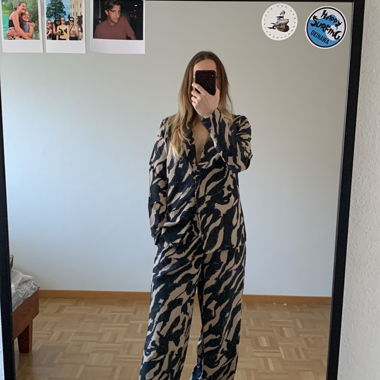 Two-piece set - trousers and blazer