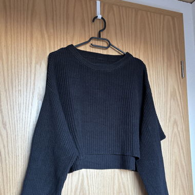Schwarzer Wollpullover, Kurz, Even & Odd