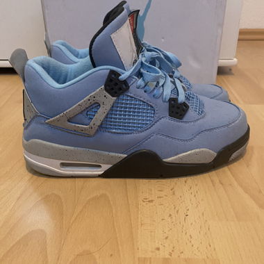 Jorden 4 Retro Hellblau