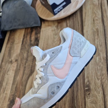 Nike Damen Venture Runner Laufschuh