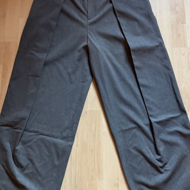 Pantaloni del completo grigi Zara a gamba ampia in 42