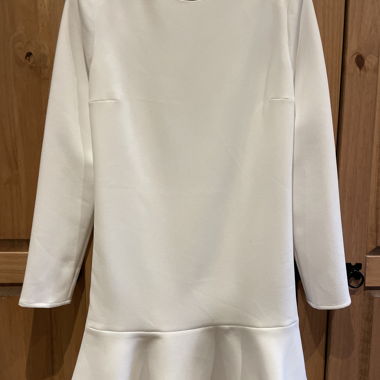 Kleid (Ausschnitt im Rücken)