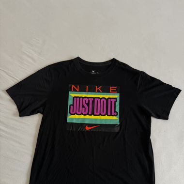 T-shirt Nike