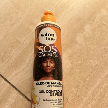 Gel pour cheveux bouclés/ondulés/crépus 