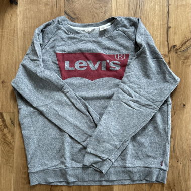 Levis Sweather