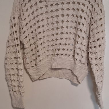 white cream knitted pullover