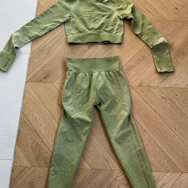 Green sports set
