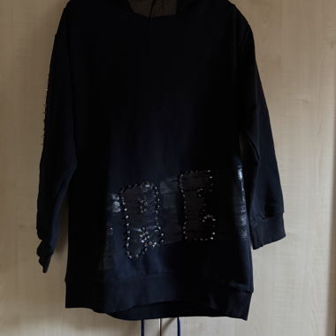 Hoodie oversize noir avec clous