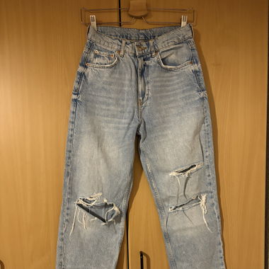 Jeans mit Löcher