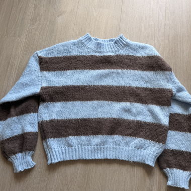 Gestreifter Strickpullover