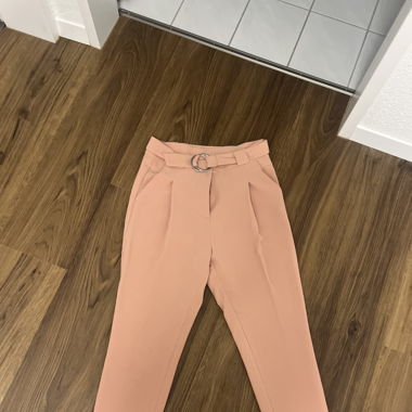 Lachsfarbene Hose