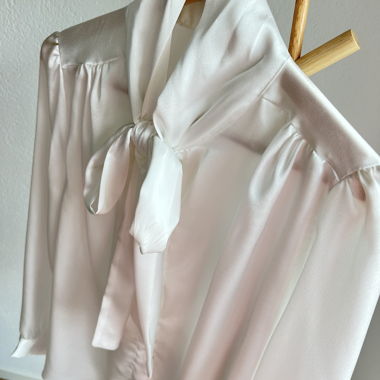 Woman's Blouse M/L