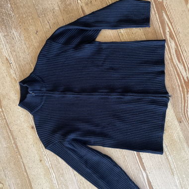 Pullover in schwarz