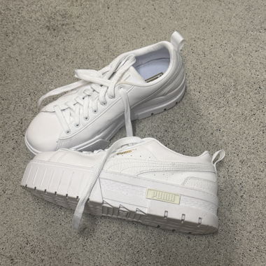 Weiße Puma Sneaker