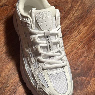 Scarpe da ginnastica nuove