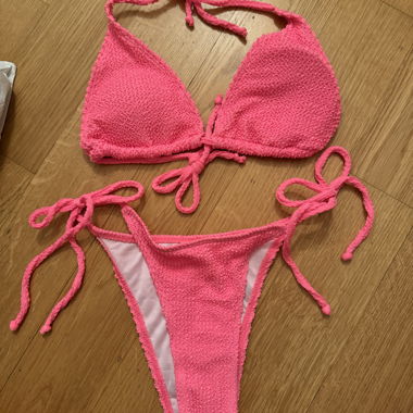 Bikini rosa neon