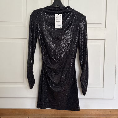 ZARA Sequin Shoulder Pad Kleid