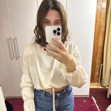 Shirt with ruffles
